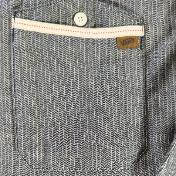 NEW, Vans Gray Casual Button Down Shirt with Classic Collar - Picture 3 of 16